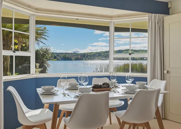 Okawa Bay Waterfront - Absolute Lakefront With Jetty 10min From Hells Gate Vakantiehuis