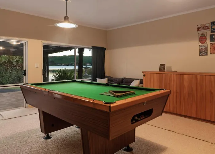 Okawa Bay Waterfront - Absolute Lakefront With Jetty 10min From Hells Gate Rotorua