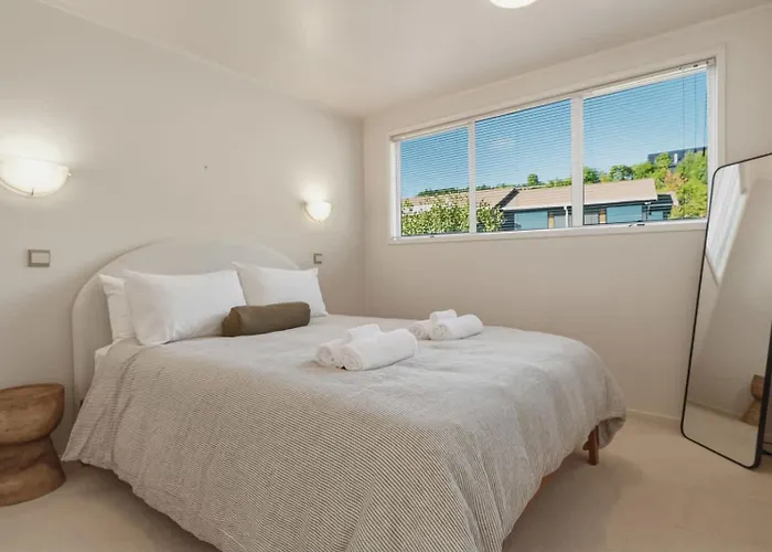 Okawa Bay Waterfront - Absolute Lakefront With Jetty 10min From Hells Gate * Rotorua