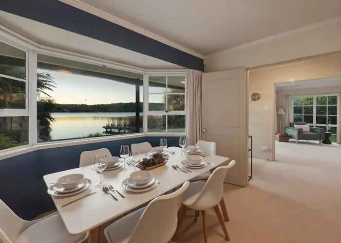 Vakantiehuis Okawa Bay Waterfront - Absolute Lakefront With Jetty 10min From Hells Gate