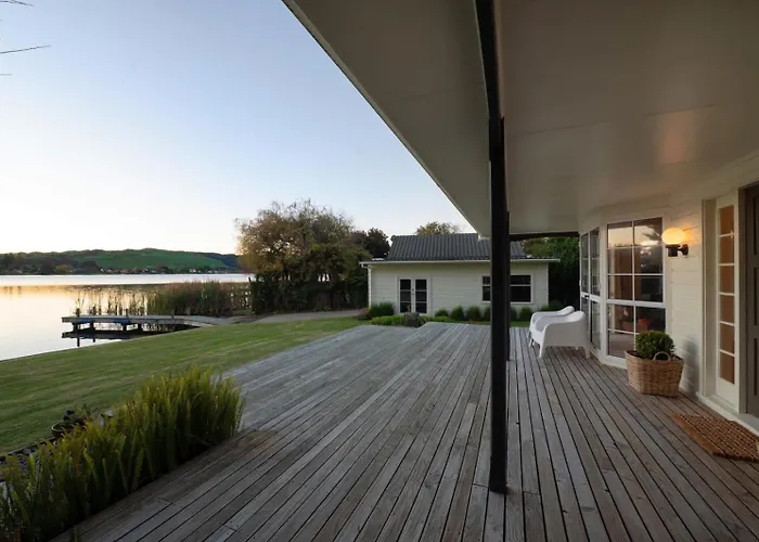 Okawa Bay Waterfront - Absolute Lakefront With Jetty 10min From Hells Gate * Rotorua