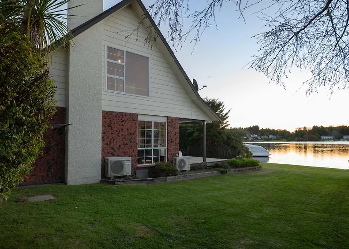 Okawa Bay Waterfront - Absolute Lakefront With Jetty 10min From Hells Gate Vakantiehuis *